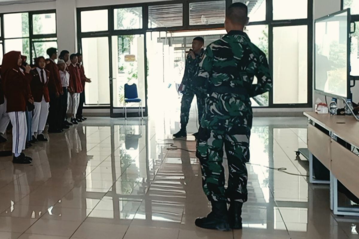 Naval Academy Cadets Provide Character Education to Natuna's Sekolah Rakyat Students