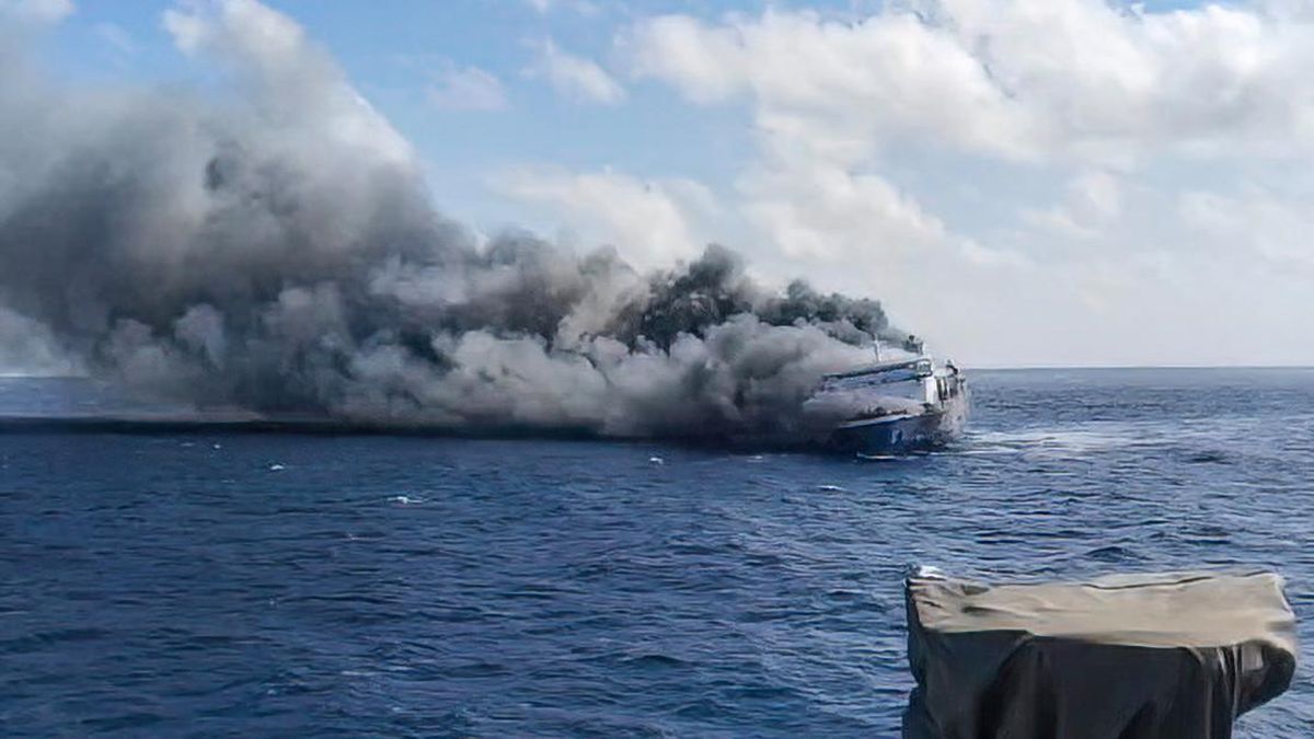 Basarnas: Evacuated Victims of KMP Mutiara Sentosa II Fire Rise to 238