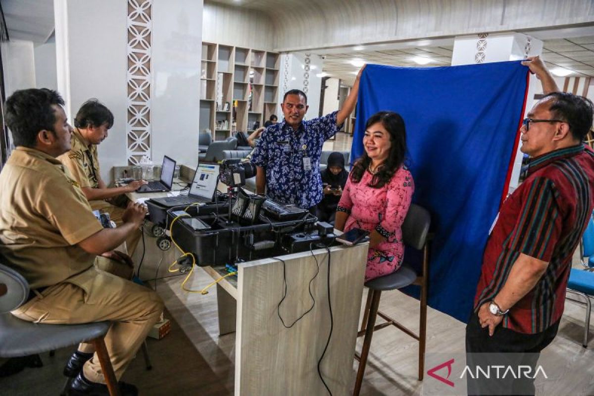 Central Java Government Launches Free Mobile Service for Electronic ID Card Processing
