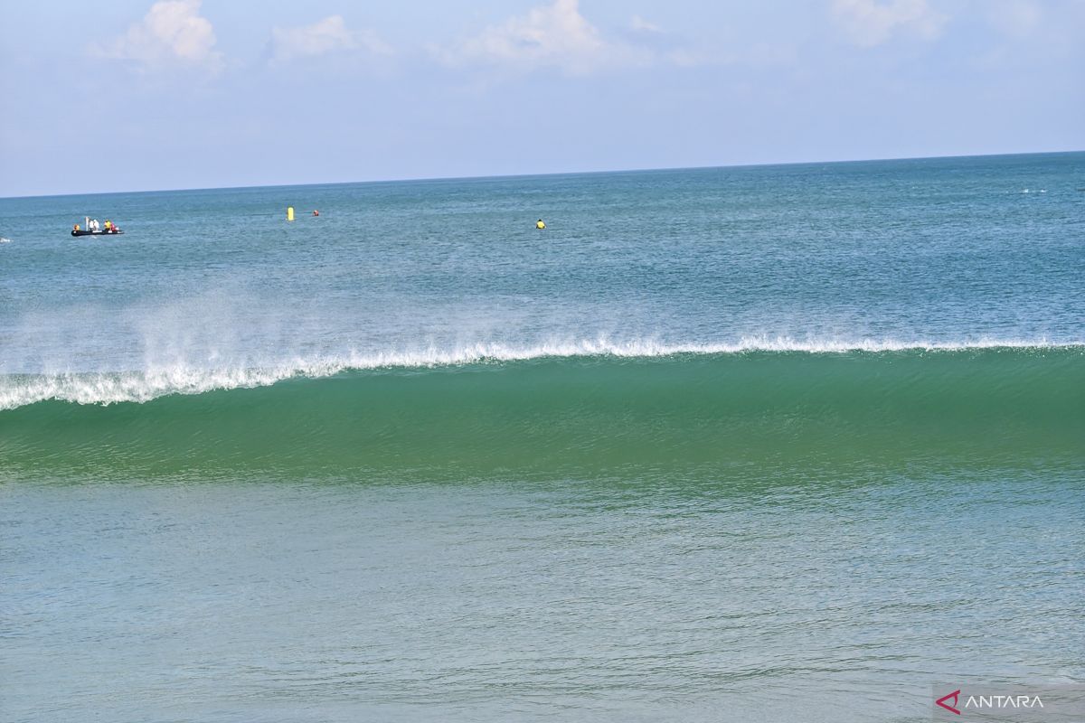 BMKG Warns of Waves Up to 6 Metres in Southern Bali Waters