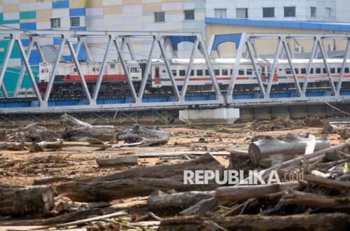 Trans Sumatra Railway Project Not Relying on State Budget, Ministry Prepares Transport Integration