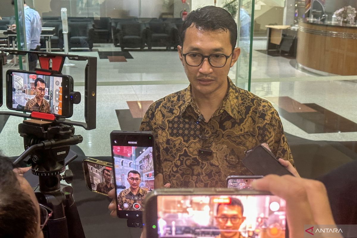 KPK Summons Two Suspects in Rice Social Assistance Corruption Case