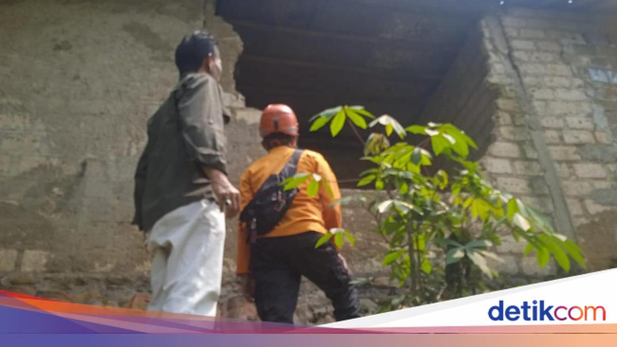 House in Dramaga, Bogor Damaged by Rain and Strong Winds, Occupants Evacuated