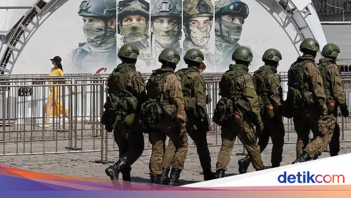 Russian Soldier Opens Fire on Comrades and Civilians in Crimea, Leaving Four Dead