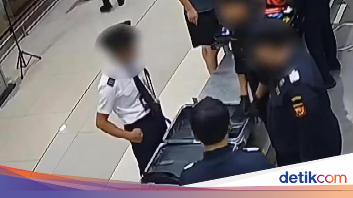 Malaysia Airlines Pilot Arrested in Jakarta on Drug Trafficking Charges