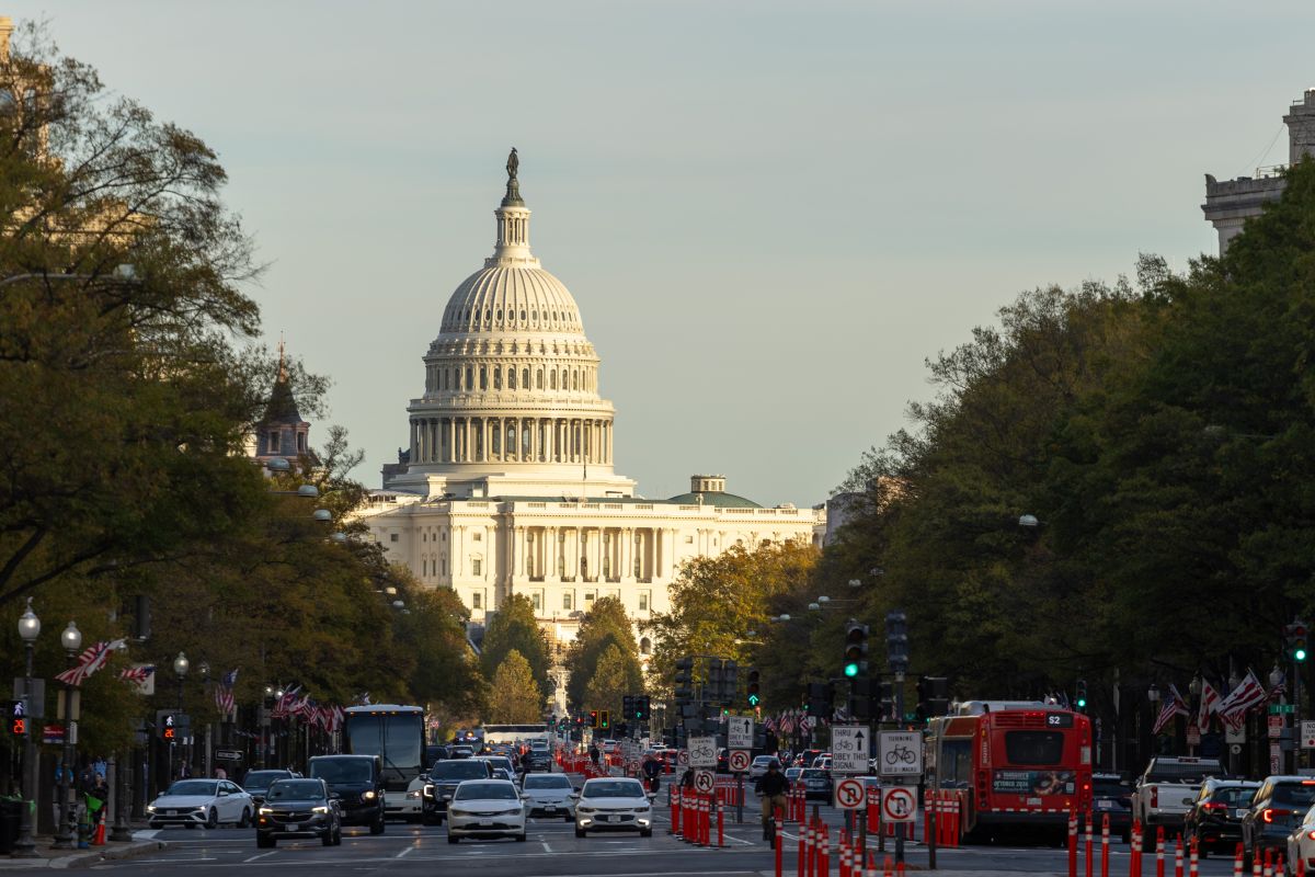 Democrats Rated Better on Economy Than Republicans for First Time in a Decade