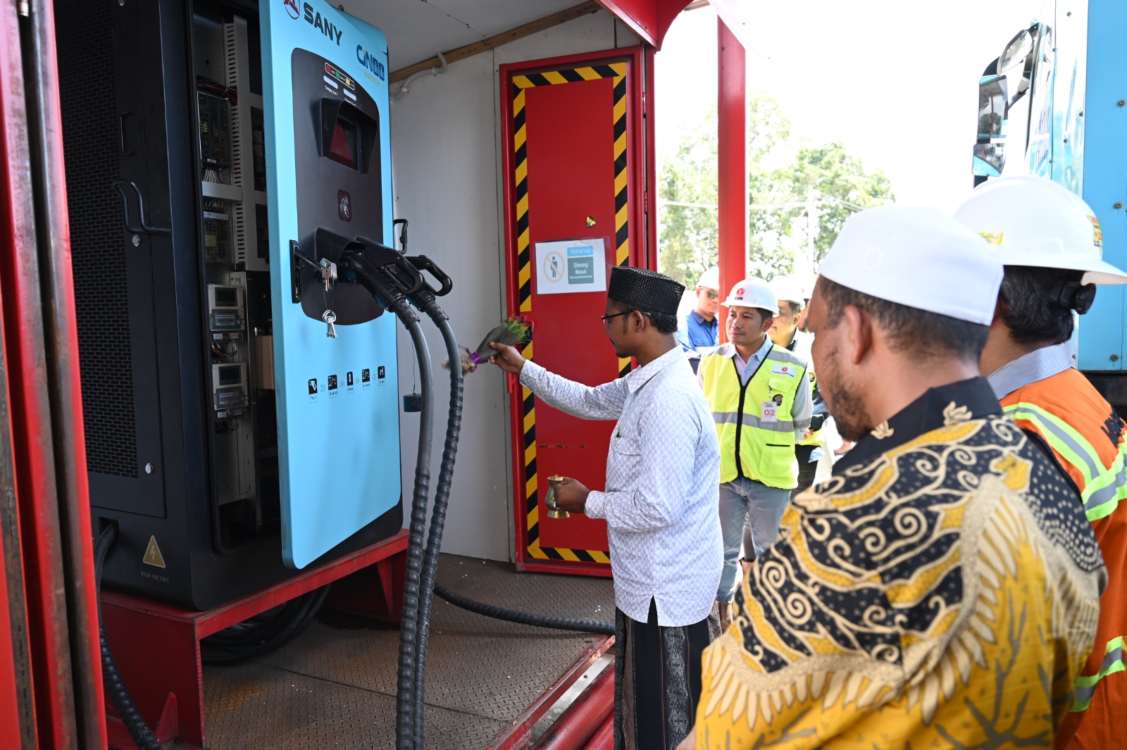 Mifa Bersaudara Builds Electric Vehicle Charging Station at Mining Site