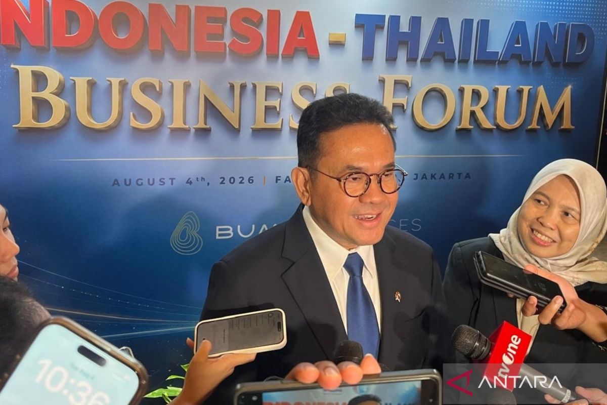 Govt optimistic monthly trade surplus returns as oil prices stabilize