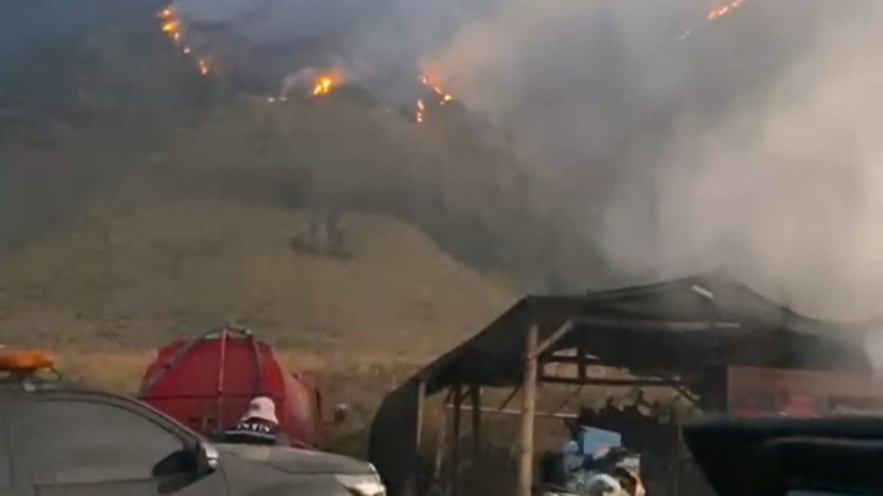 Joint Task Force Battles Blaze in Bromo Tengger Semeru National Park