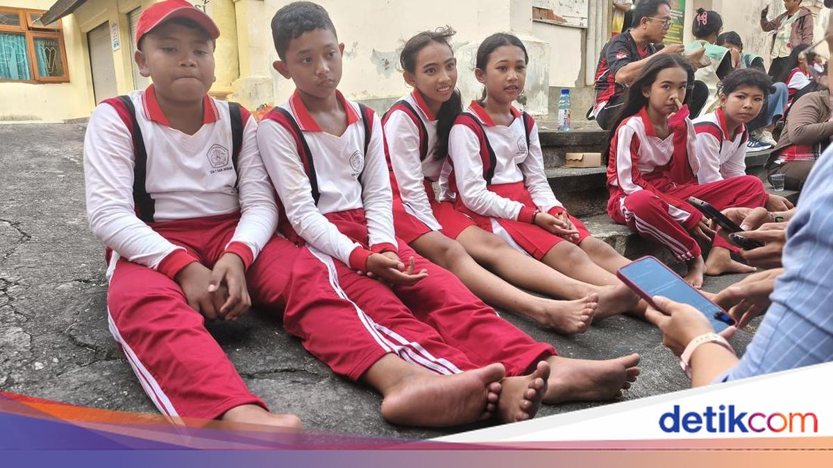 Four Buleleng Students Complete 8km March with Worn-Through Socks