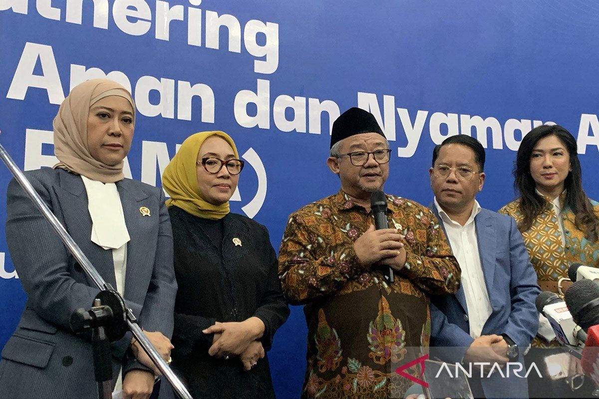 Government Launches Child Protection Movement, BPKH Distributes Hajj Benefits, and Soputan Fire Spreads