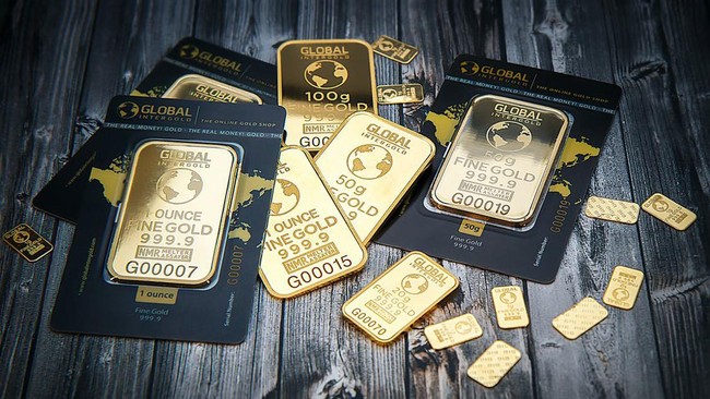 Gold Shines Bright After Oil 'Extinguished'