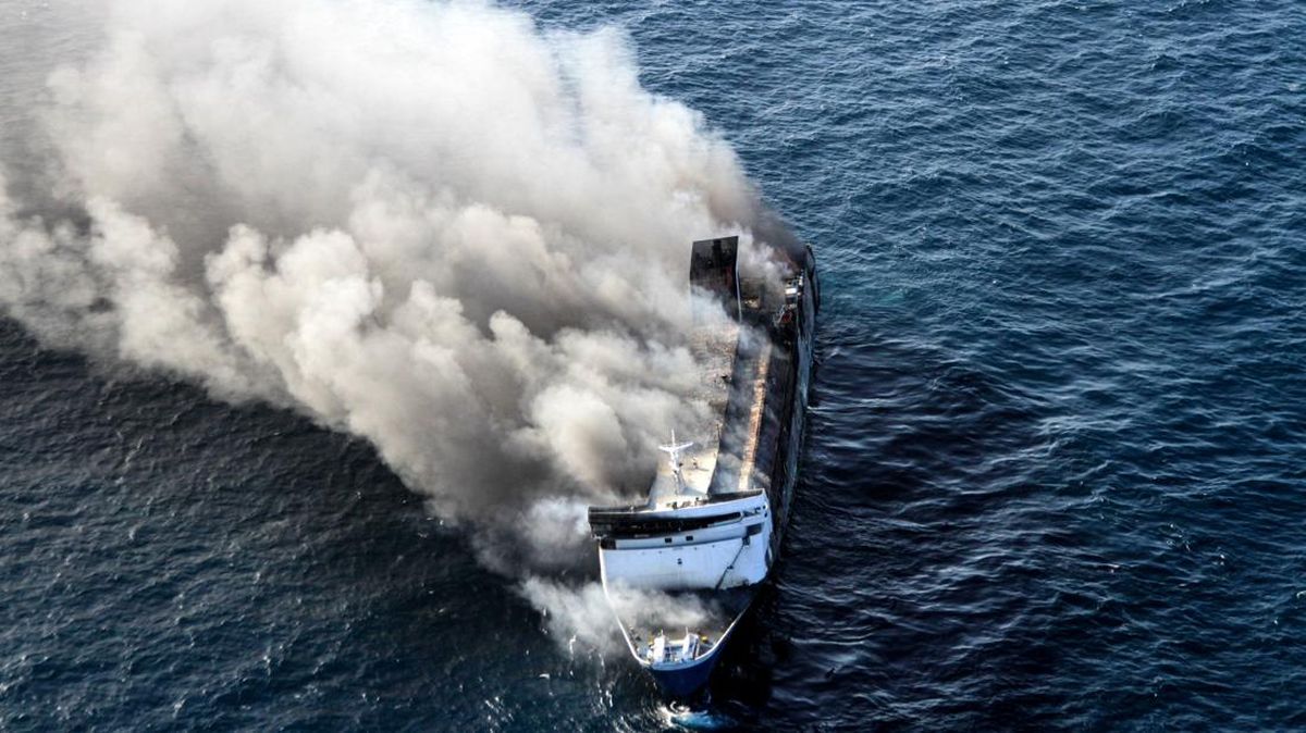 Why Passengers of KMP Mutiara Sentosa Did Not Use Lifeboats During Fire
