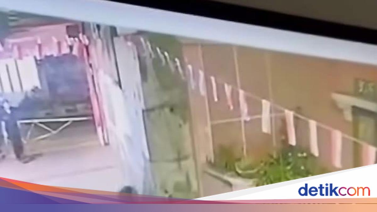 Hooded Man Who Burned Flag Also Targeted Buildings in Bandung and Cimahi