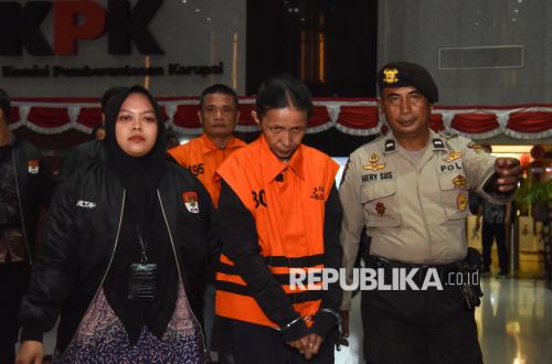 KPK Detains Three Suspects in Pertamina Petrol Station Digitalisation Case