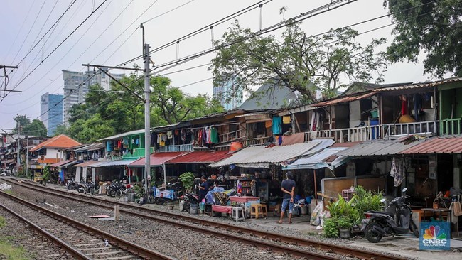 Indonesia's Poor Population Shrinks to 22.93 Million
