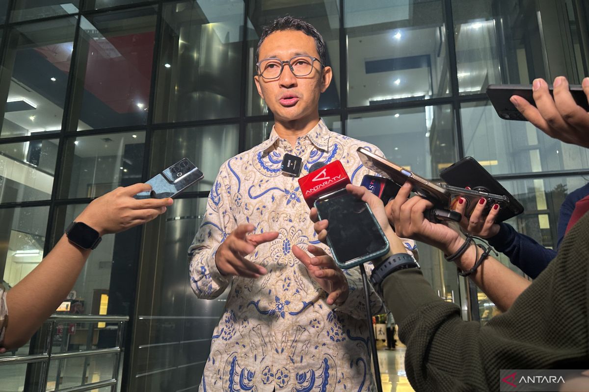 KPK Seizes Documents and S$8,500 in Raids on Two Immigration Offices