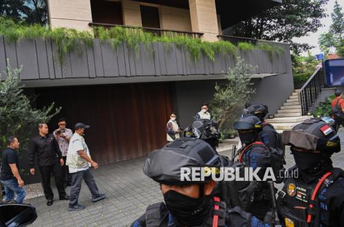 KPK Seizes 8,500 Singapore Dollars from South Jakarta Immigration Office
