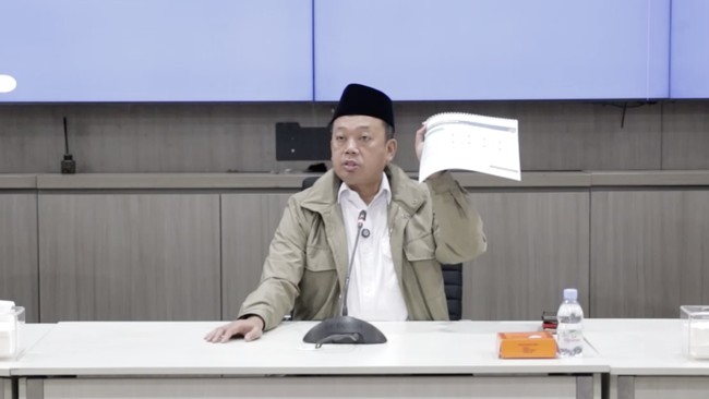 Minister Nusron Issues Stern Warning Over Rampant Sea Caving Practices in Batam and Beyond