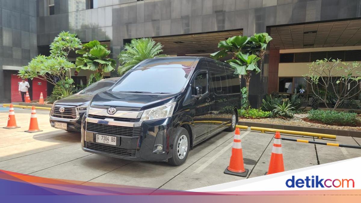 KPK Seizes Car Used by Pemalang Regent During Sting Operation