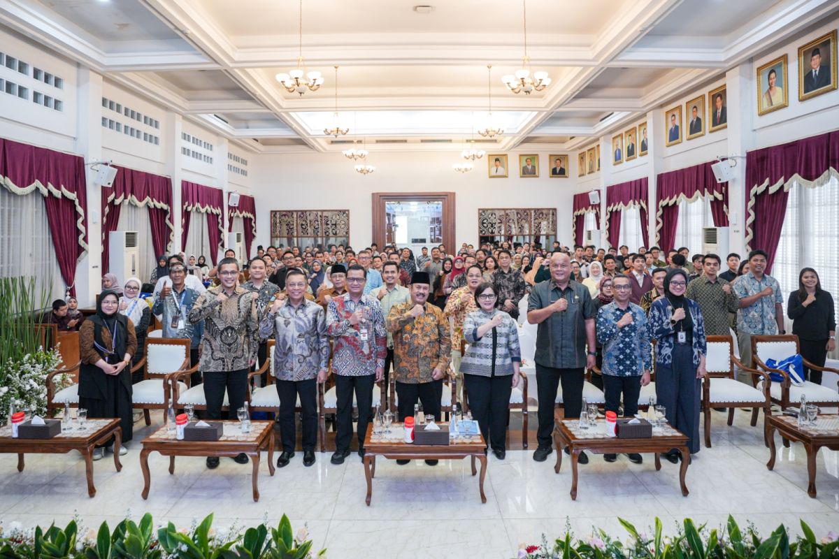 Bappenas Head Sends Off 145 Scholarship Recipients for 2026
