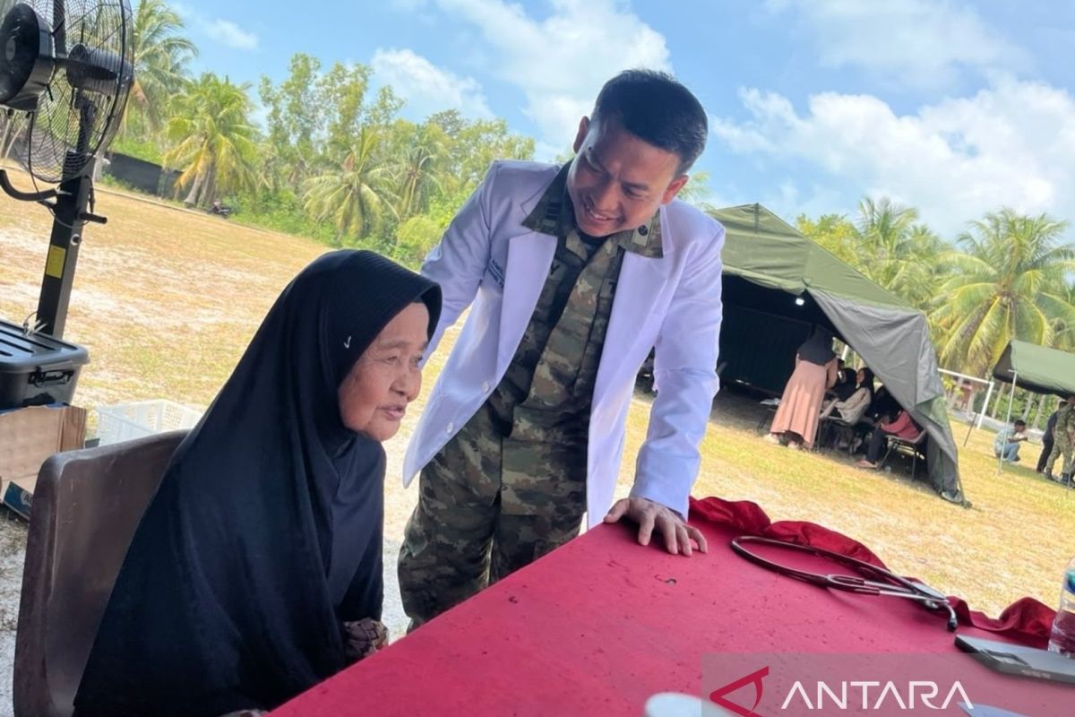 TNI Holds Social and Health Services After Trimatra Exercise in Lingga