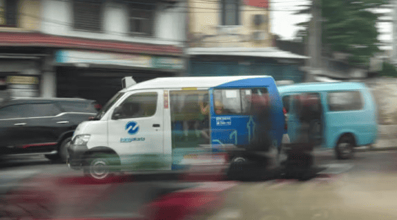 Observer: Mikrotrans Drivers Dominated by Ex-Angkot Operators, Strict Supervision Key to Safety