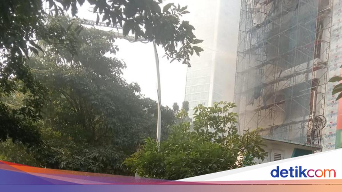 4 Facts About the Cikini Building Fire: People Trapped Amid Billowing Smoke