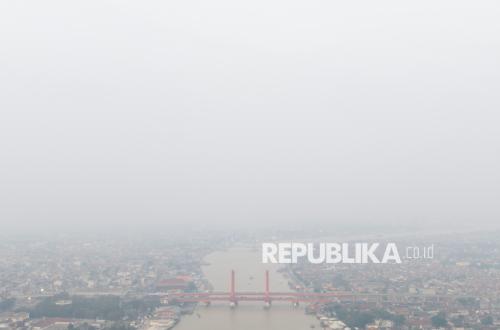 Smog Blankets Palembang as Forest and Land Fires Spread Across Sumatra