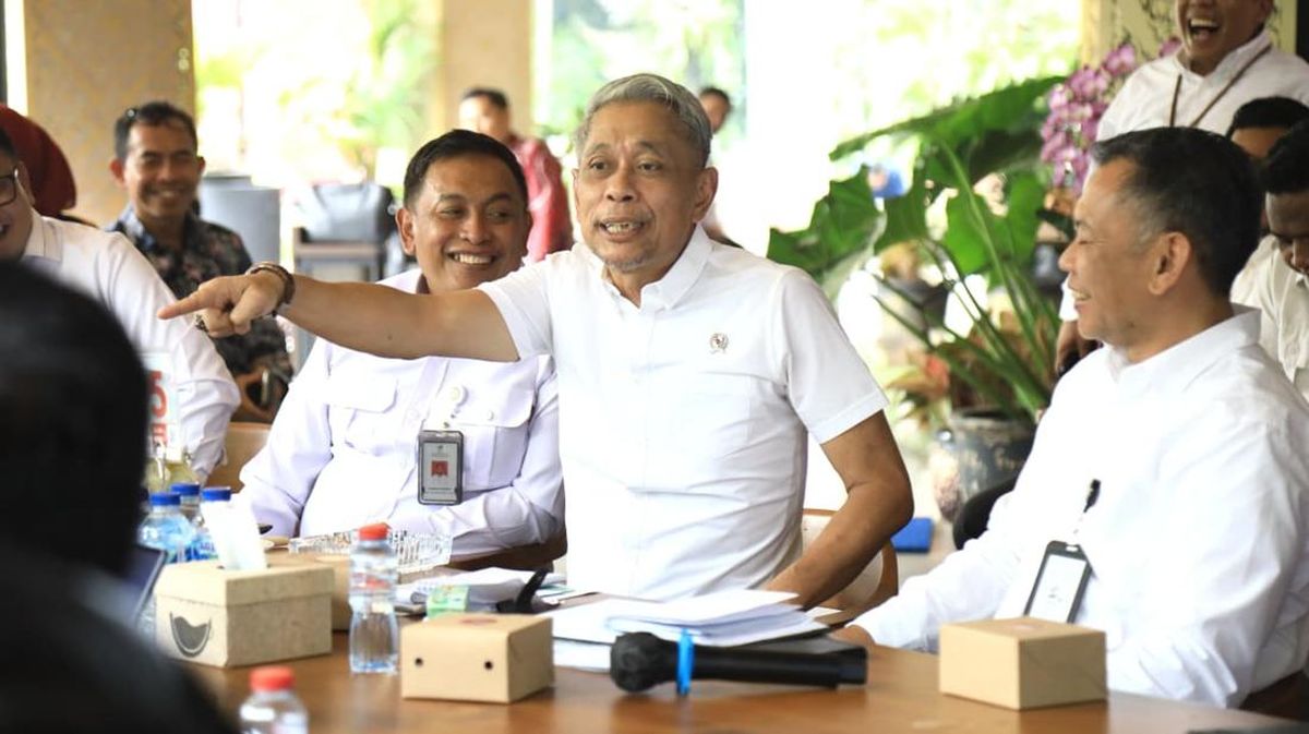 Deputy Social Minister Inspects 'Sekolah Rakyat' Development in Probolinggo and Polewali Mandar