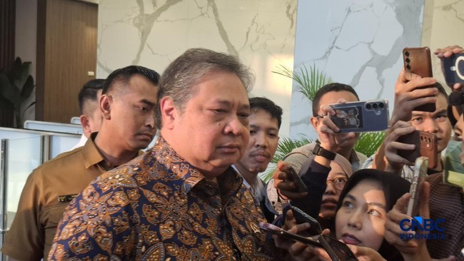 Airlangga Pledges No Increase in Pertalite Price Until December