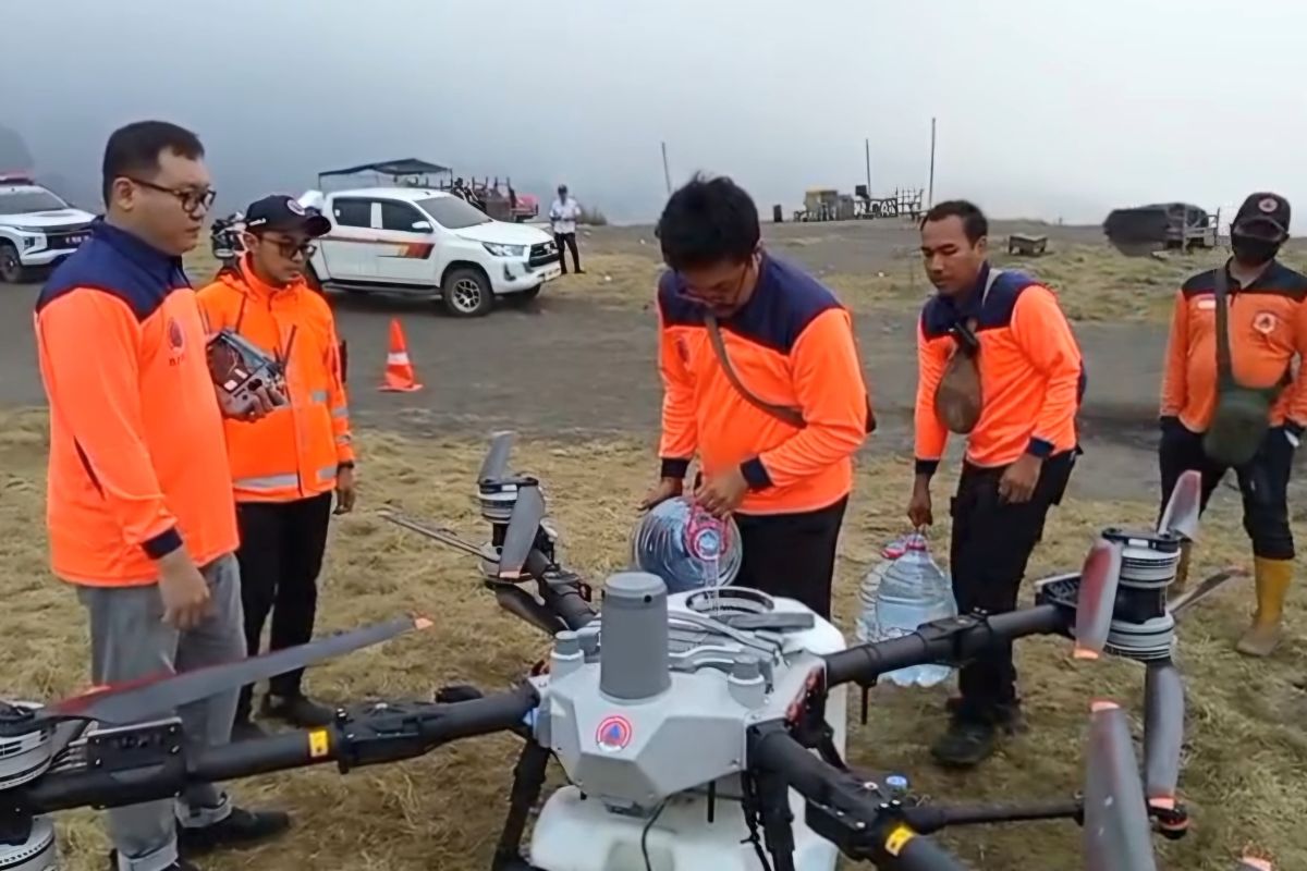 East Java BPBD Deploys Water-Spraying Drone to Combat Bromo Forest Fire