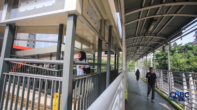 Viral 'Love-Hate Relationship' Footbridge in Kuningan to Be Connected
