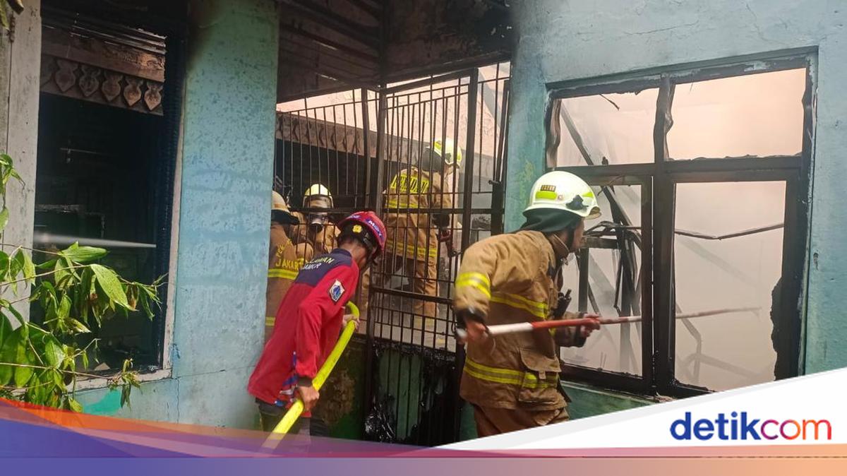 Fire at South Jakarta Primary School Originated from Book Storage Room