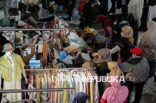 Economy Grows 5.29%, Poverty Falls, But Why Hasn't Public Purchasing Power Recovered?