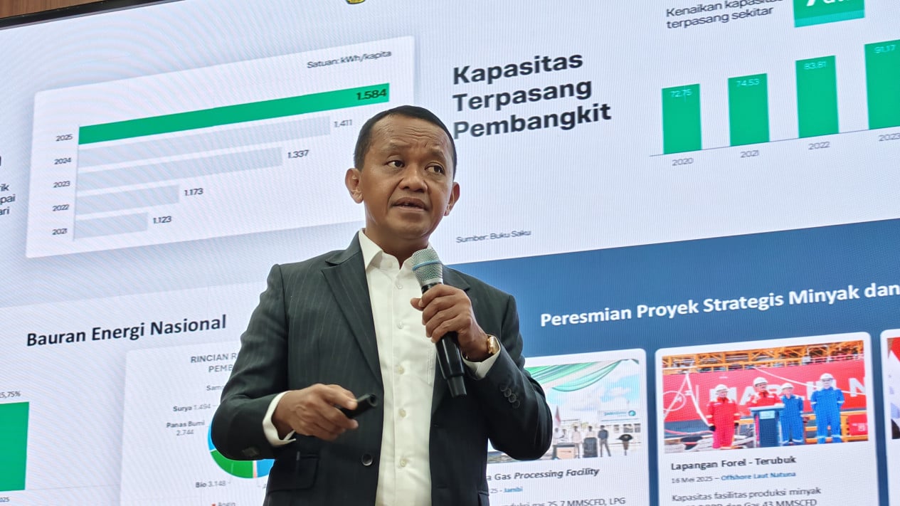 Bahlil Showcases ESDM Non-Tax Revenue Surpassing Target at Rp 138.40 Trillion Throughout 2025