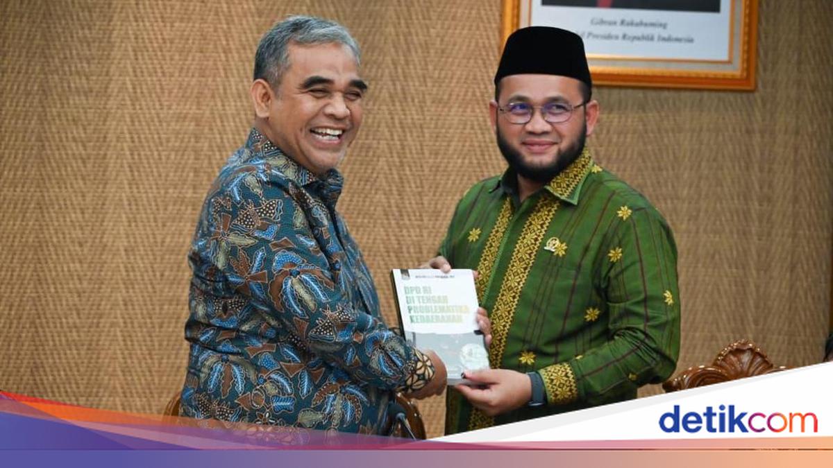 DPD Highlights Central-Regional Dynamics Through Book, Muzani Shares Message