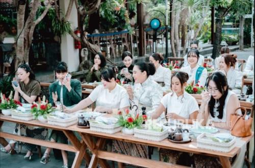 Yogyakarta Palace's Traditional Herbal Body Scrub Introduced to Younger Generation