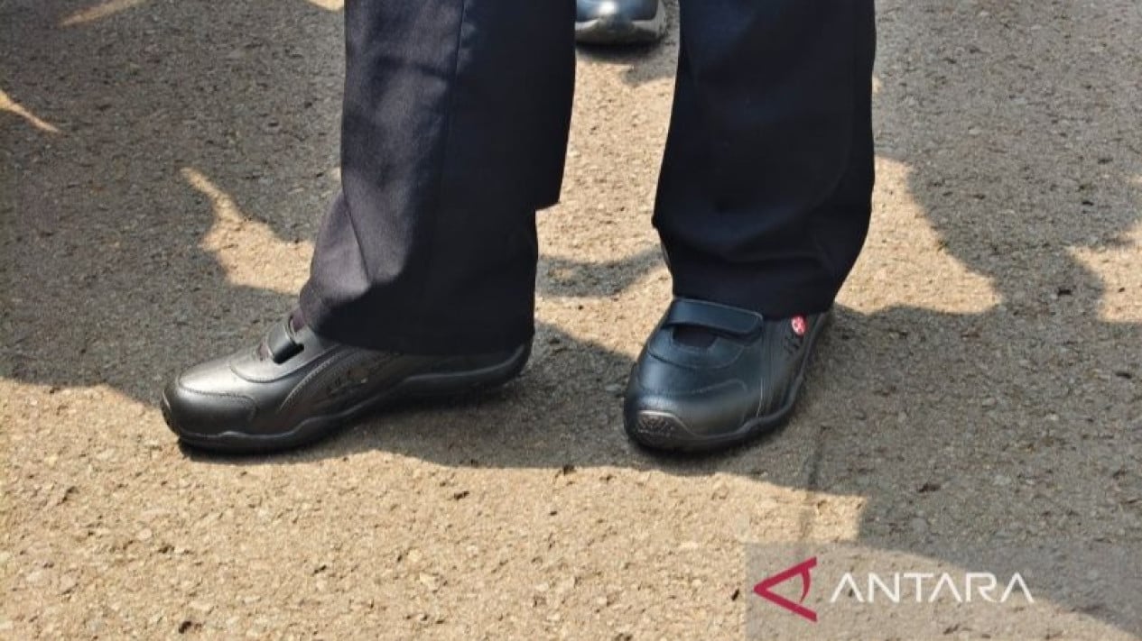 BRIN Develops Locally Made Rubber Shoes Priced at IDR 75,000