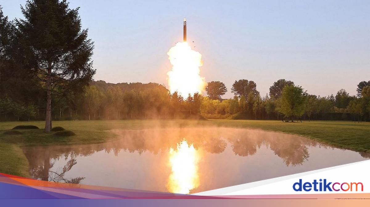 North Korea Fires Projectile, Suspected Ballistic Missile, into the Sea