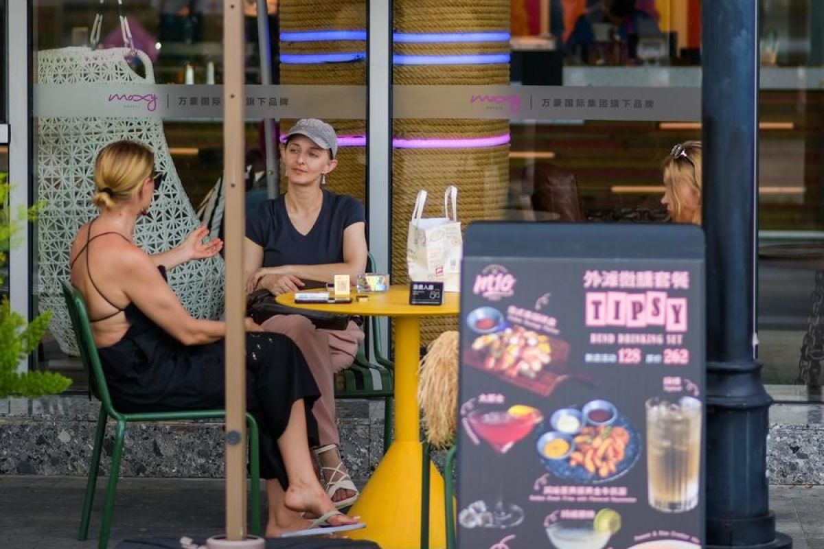 Foreign Tourist Surge Highlights 'China Cool' Trend