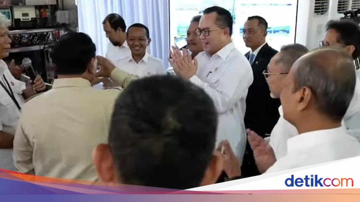 Prabowo Tries Drinking Water Processed by BRIN from Seawater