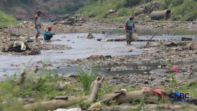 Bekasi River Returns to Normal After Viral 'Black Oil' Pollution Scare