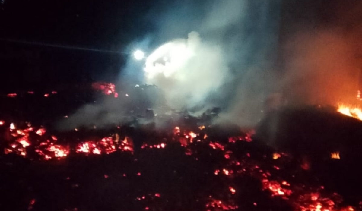 Seven Houses Destroyed in Sodonghilir Fire, One Firefighter Injured