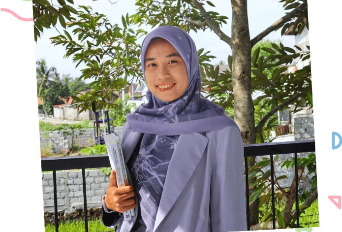 Oxford Graduate Aishah Rumaysa Prastowo Chooses to Become a High School Teacher
