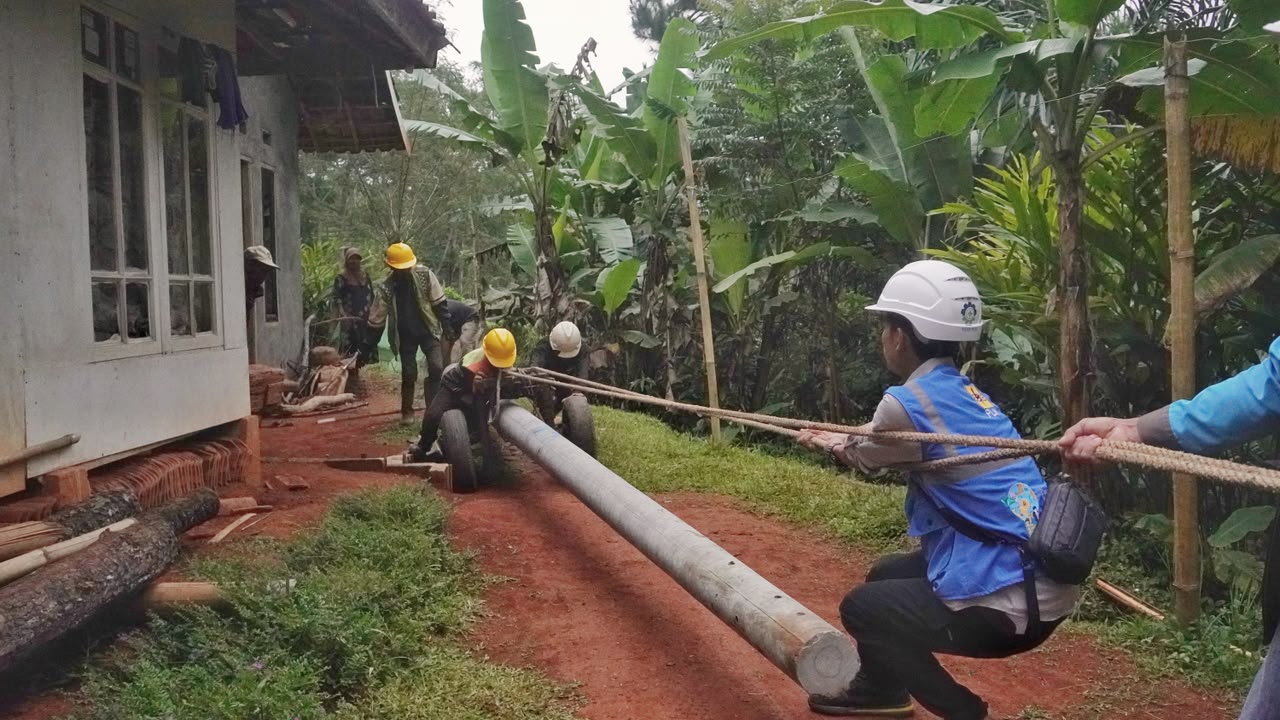 PLN West Java Expands Rural Electricity Access for 2,930 Customers Across 210 Locations