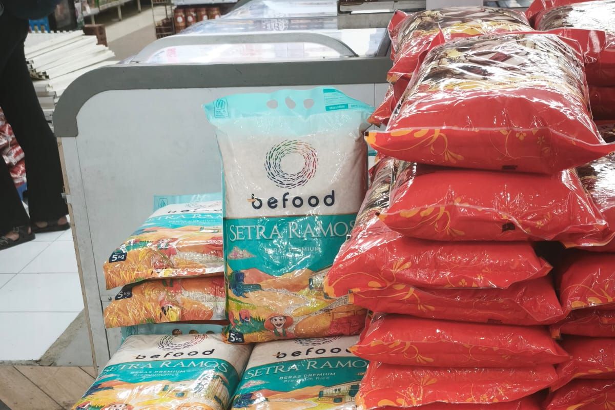 Bulog West Java expands premium rice distribution to maintain HET price