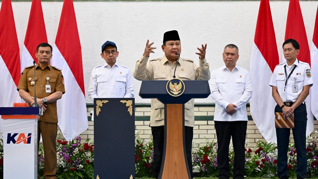 Prabowo Compares Indonesian and Singaporean Education, Highlights Geographical Challenges