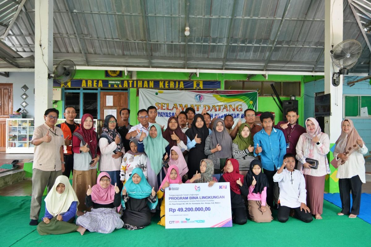 KAI Daop 7 Madiun Distributes Rp123.126 Million in Social Responsibility Funds