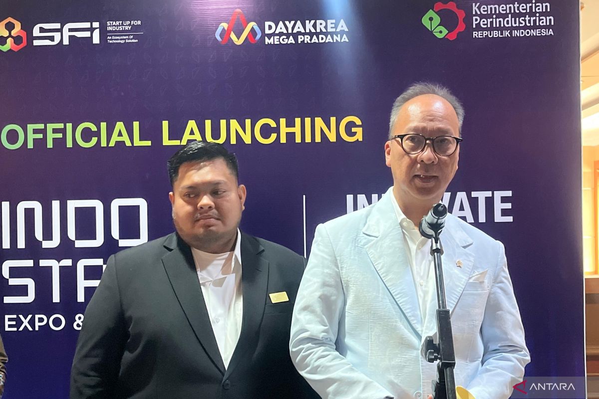 Minister of Industry Explains Layoff Issue at Cimahi Garment Factory